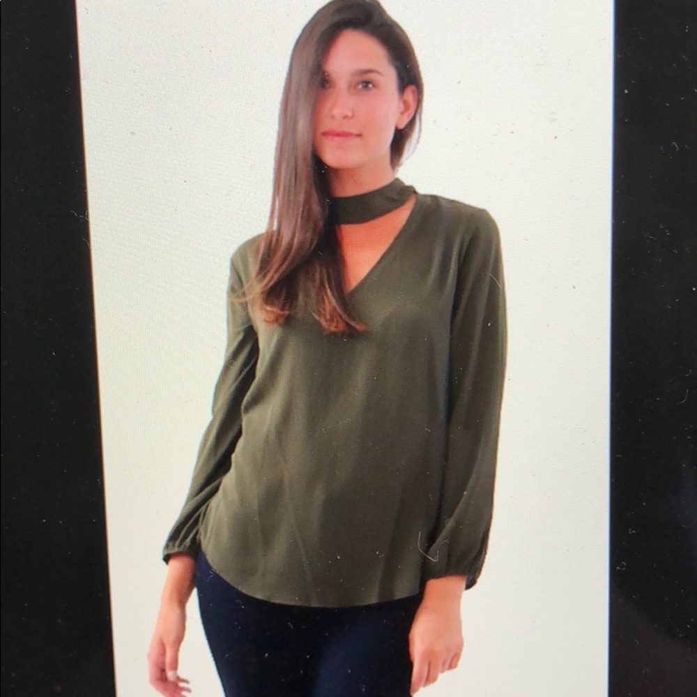 Veronica M. Choker style blouse